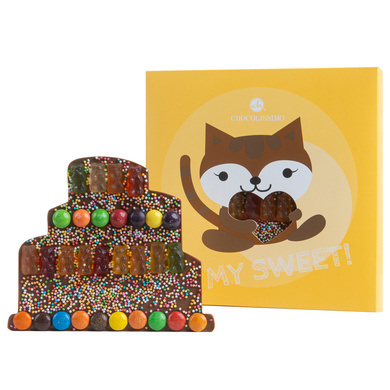 Tort din ciocolata cu lapte decorat cu M&M