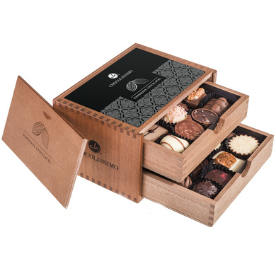 Praline belgiene in cutie de lemn