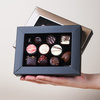Cutie cu praline din ciocolata Postcard Petit.