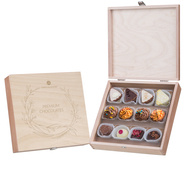 praline belgiene in cutie de lemn