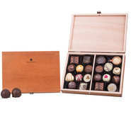 praline belgiene in cutii din lemn